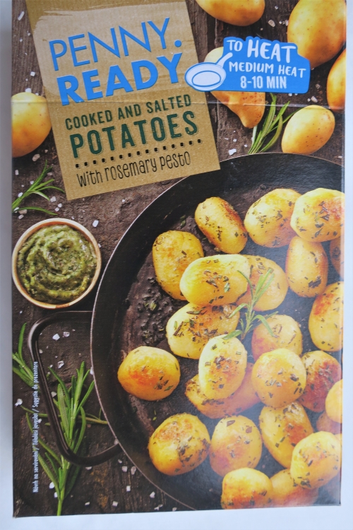 Vařené brambory s rozmarýnovým pestem (2023)