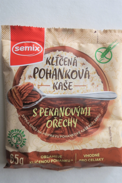 Klíčená pohanková kaše s pekanovými ořechy. (2022)